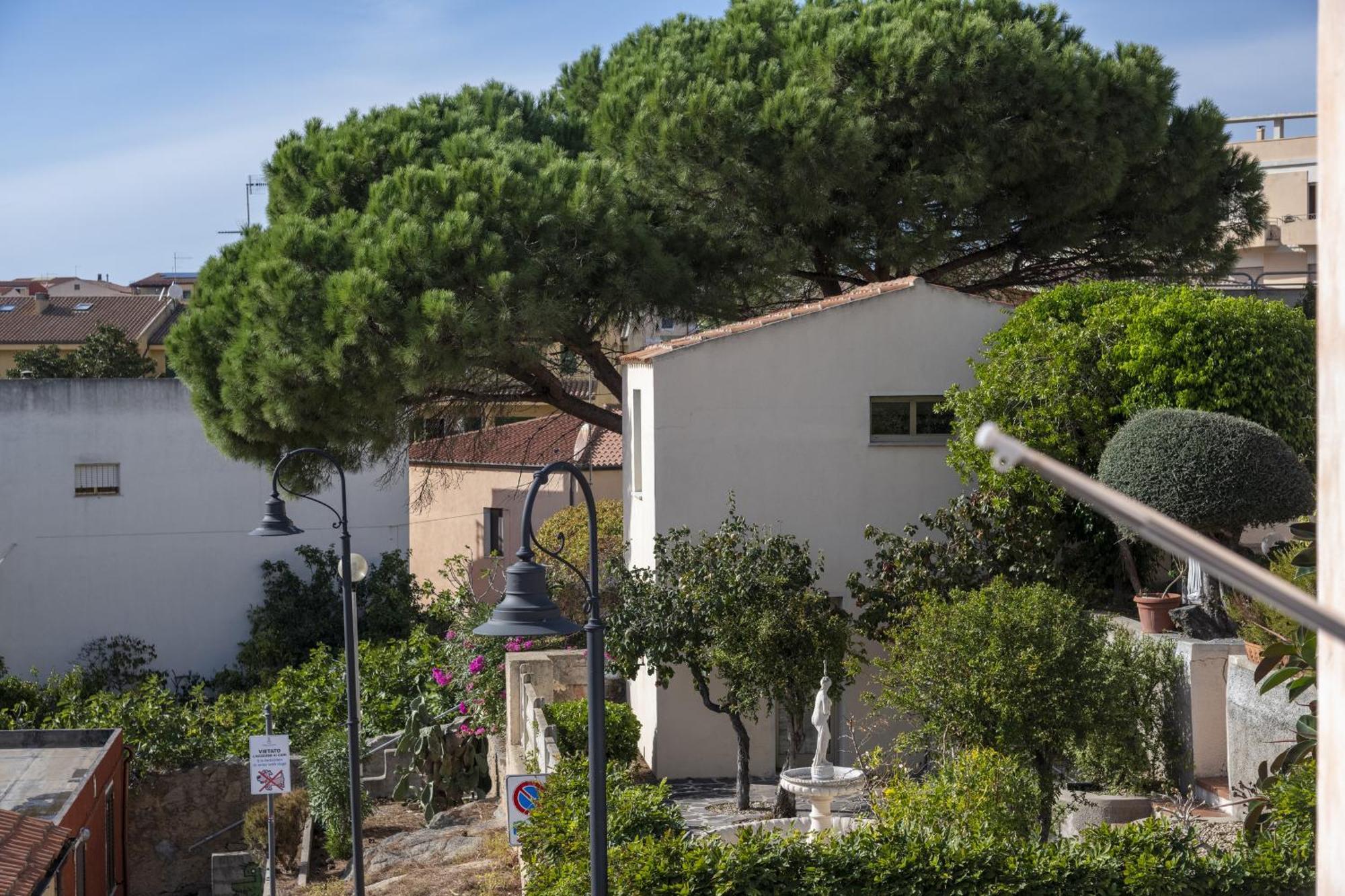 L'Orso E Il Mare (Adults Only) Bed & Breakfast Palau Exterior photo