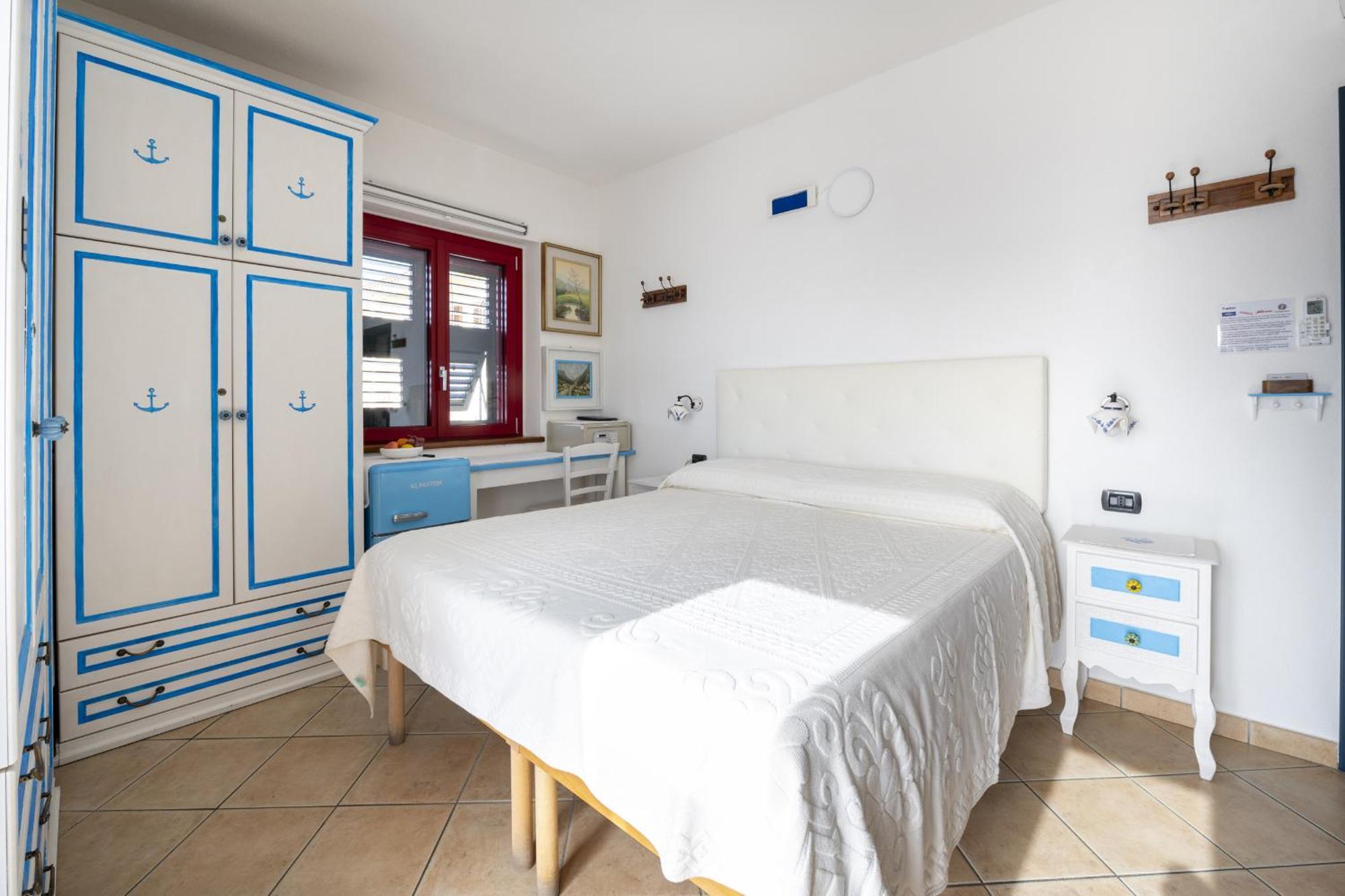 L'Orso E Il Mare (Adults Only) Bed & Breakfast Palau Exterior photo